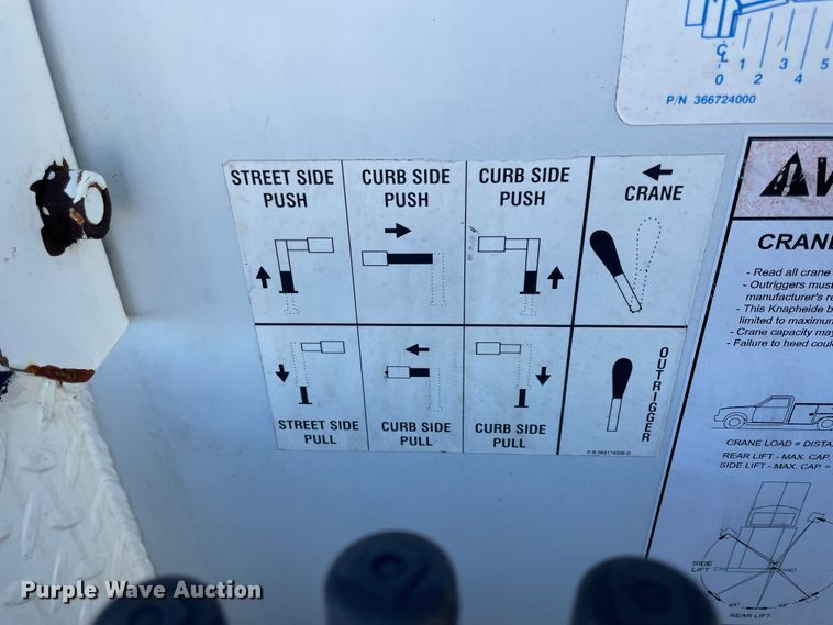 image for item ID9558 2009 International 4300  utility / service truck