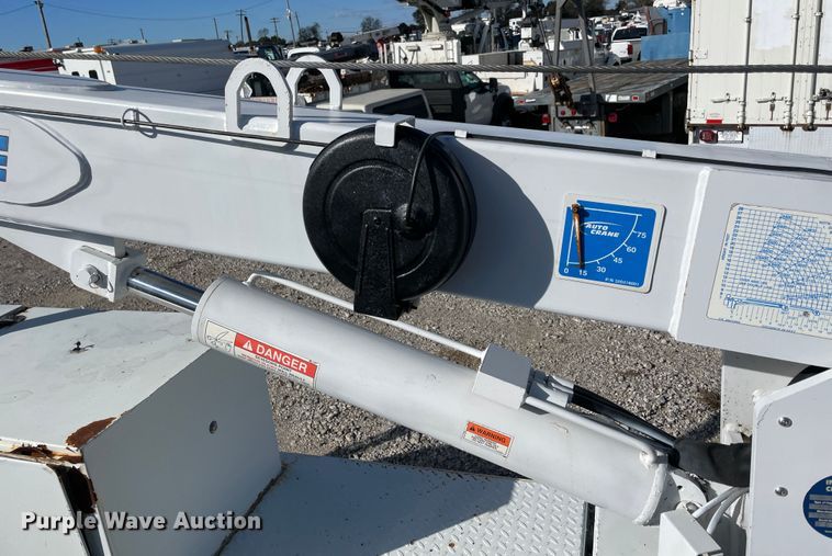 image for item ID9558 2009 International 4300  utility / service truck