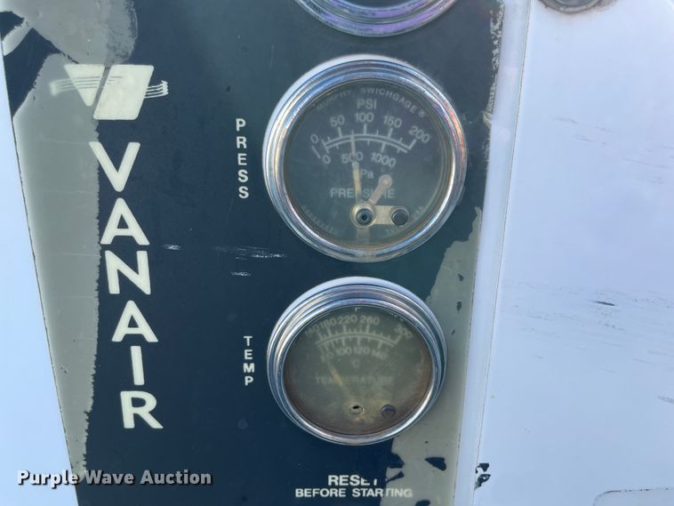 image for item ID9558 2009 International 4300  utility / service truck