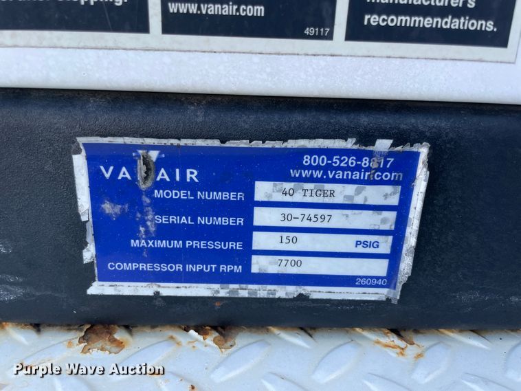 image for item ID9558 2009 International 4300  utility / service truck