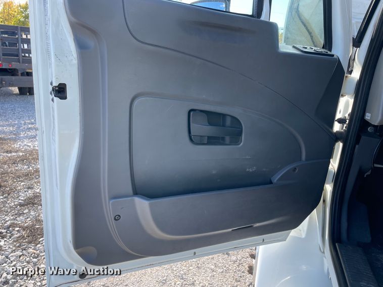 image for item ID9558 2009 International 4300  utility / service truck