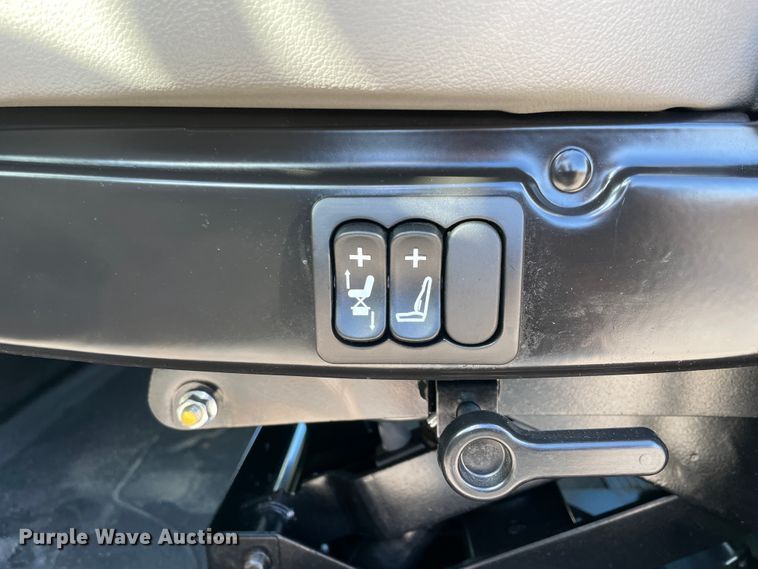 image for item ID9558 2009 International 4300  utility / service truck