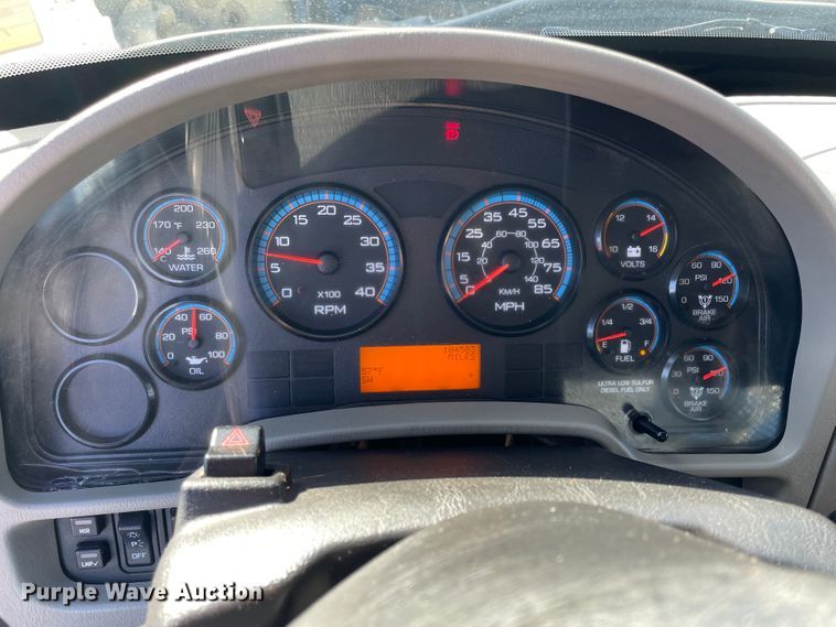 image for item ID9558 2009 International 4300  utility / service truck