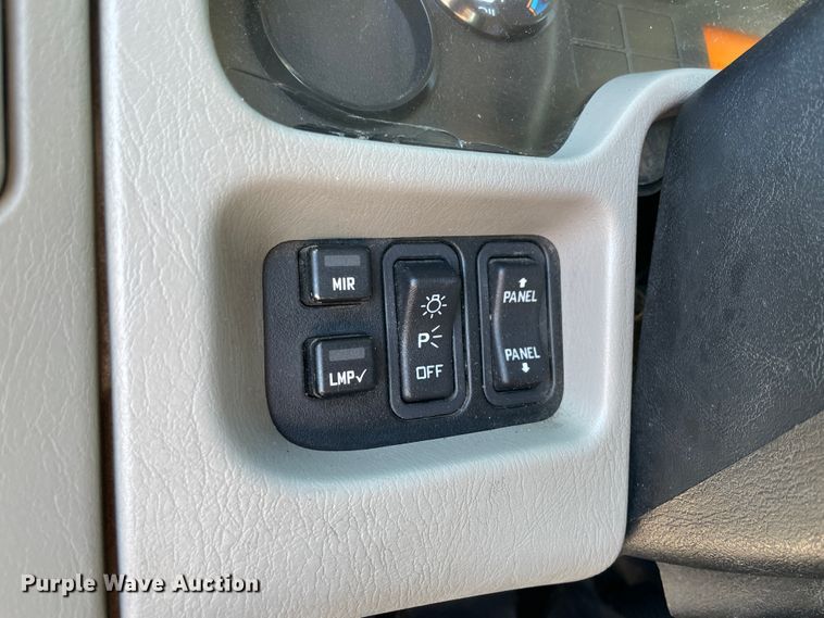 image for item ID9558 2009 International 4300  utility / service truck