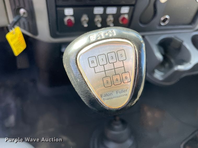 image for item ID9558 2009 International 4300  utility / service truck