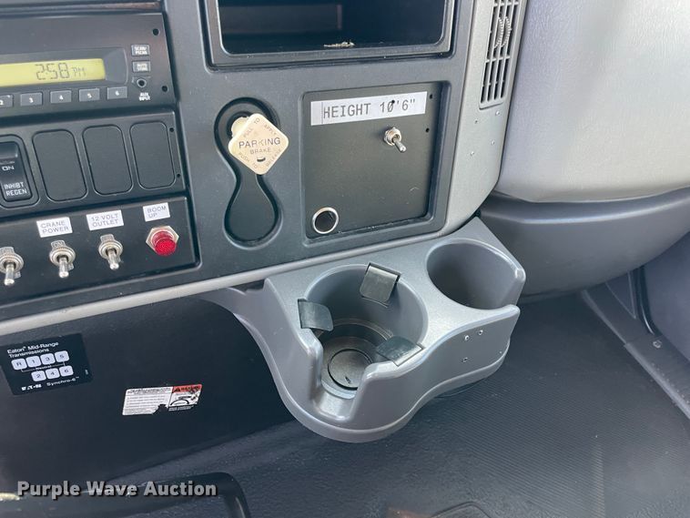 image for item ID9558 2009 International 4300  utility / service truck