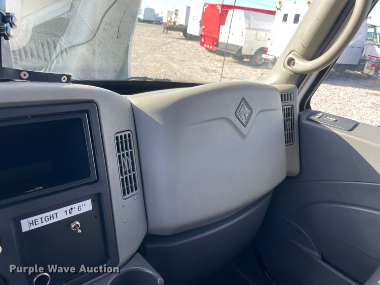 image for item ID9558 2009 International 4300  utility / service truck