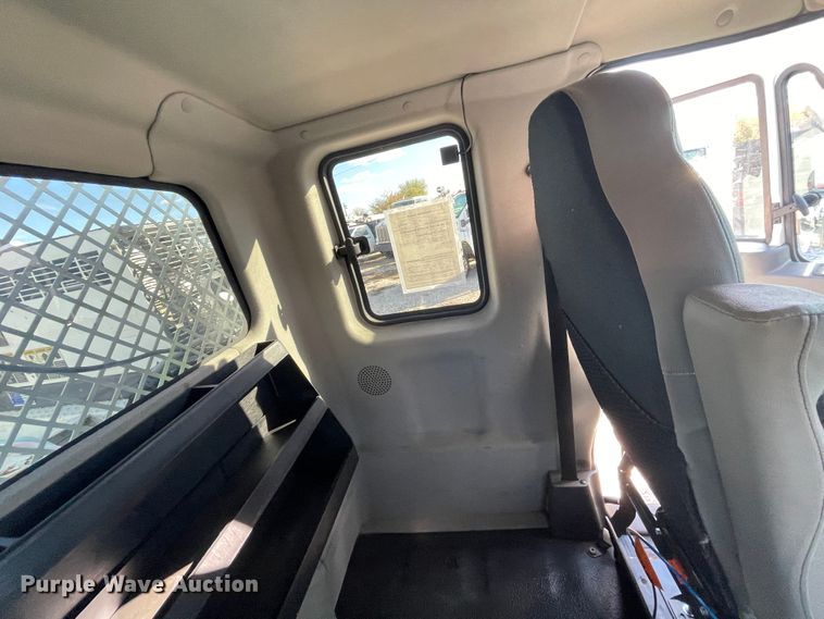 image for item ID9558 2009 International 4300  utility / service truck