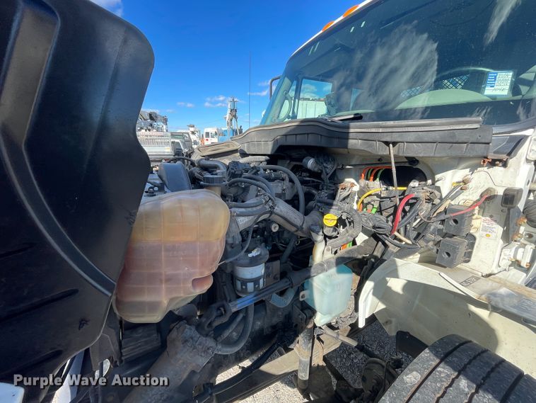 image for item ID9558 2009 International 4300  utility / service truck