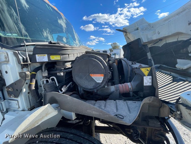 image for item ID9558 2009 International 4300  utility / service truck