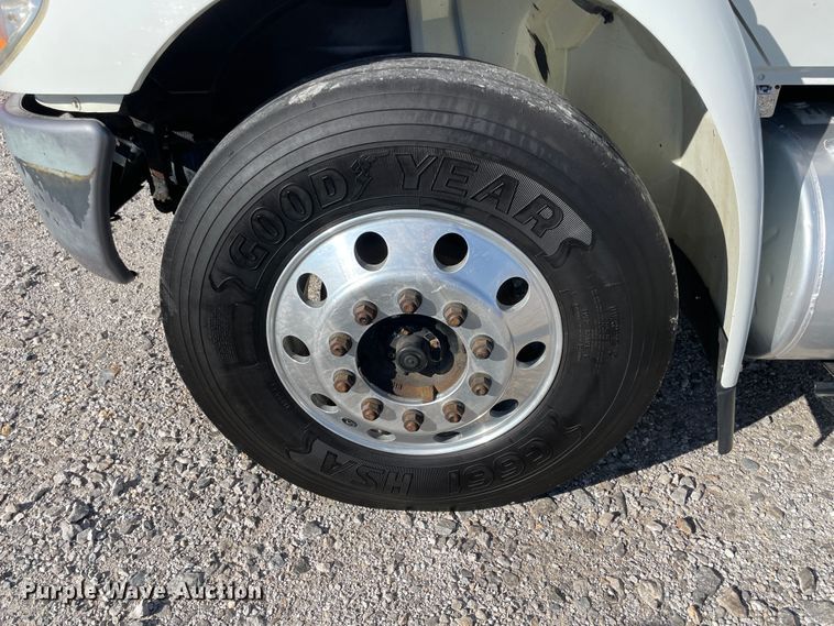 image for item ID9558 2009 International 4300  utility / service truck