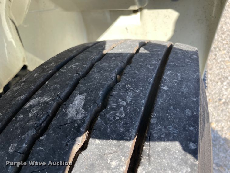 image for item ID9558 2009 International 4300  utility / service truck