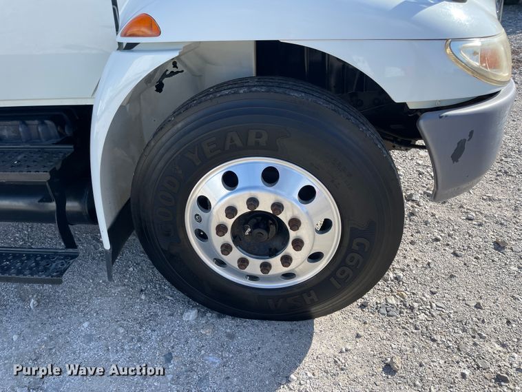 image for item ID9558 2009 International 4300  utility / service truck