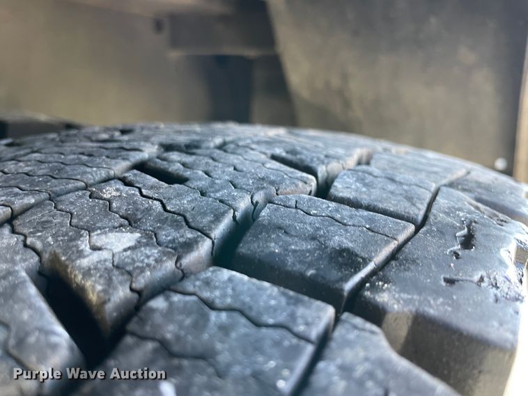 image for item ID9558 2009 International 4300  utility / service truck