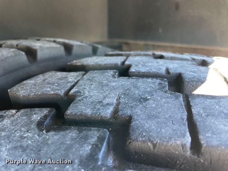 image for item ID9558 2009 International 4300  utility / service truck