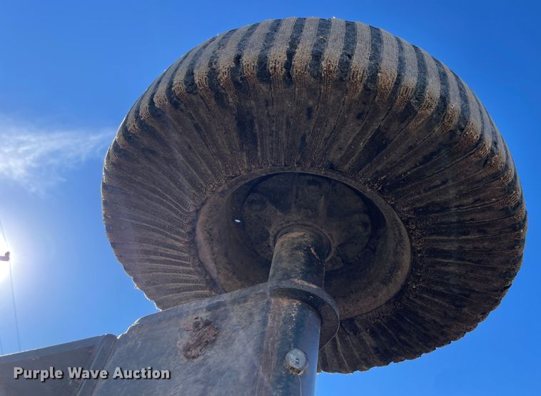 image for item ID9563 Bush Hog 2620  batwing rotary mower