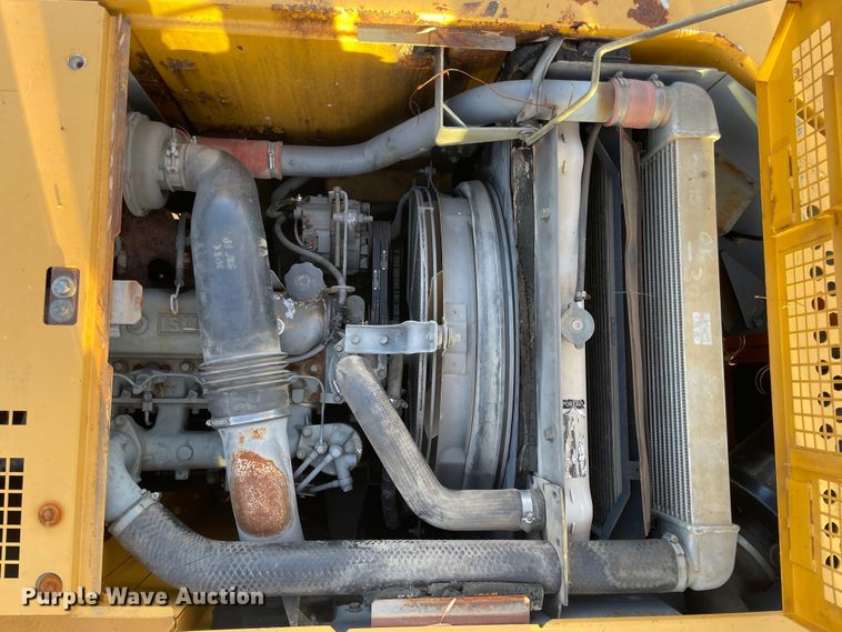 image for item ID9570 2004 John Deere 225C  excavator