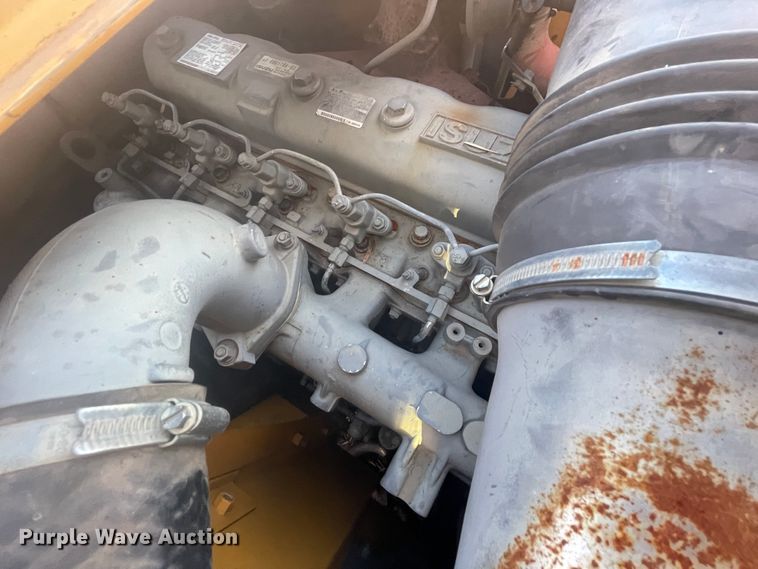 image for item ID9570 2004 John Deere 225C  excavator