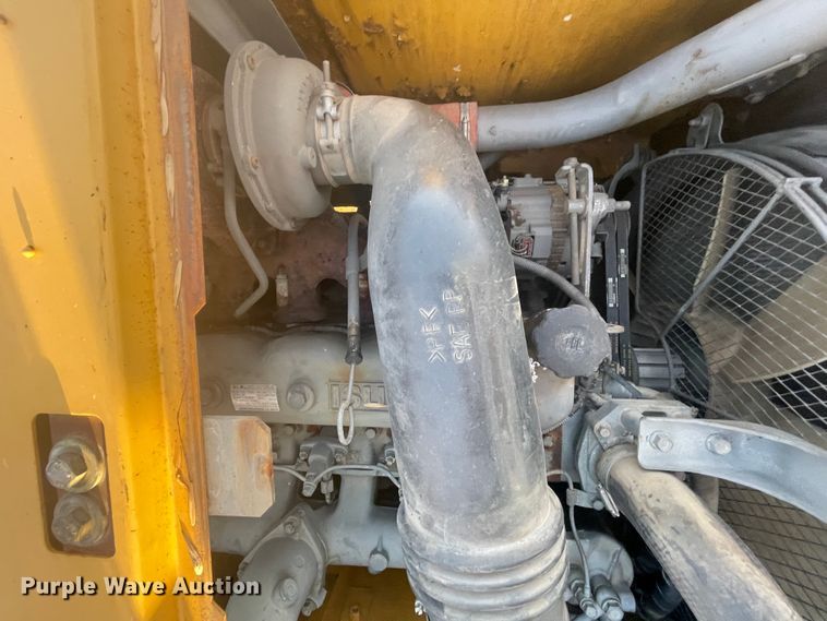 image for item ID9570 2004 John Deere 225C  excavator