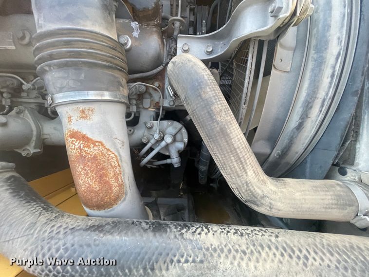 image for item ID9570 2004 John Deere 225C  excavator