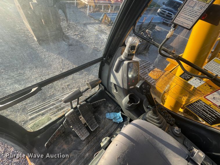 image for item ID9570 2004 John Deere 225C  excavator