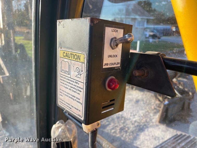 image for item ID9570 2004 John Deere 225C  excavator