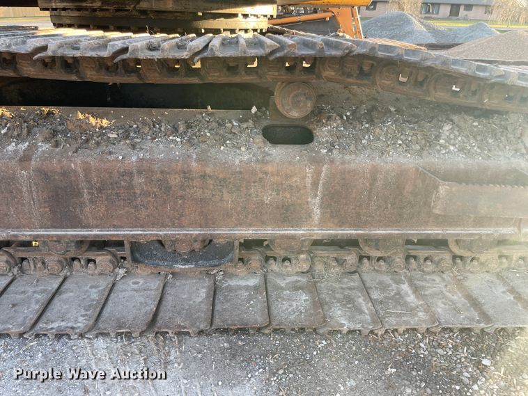 image for item ID9570 2004 John Deere 225C  excavator