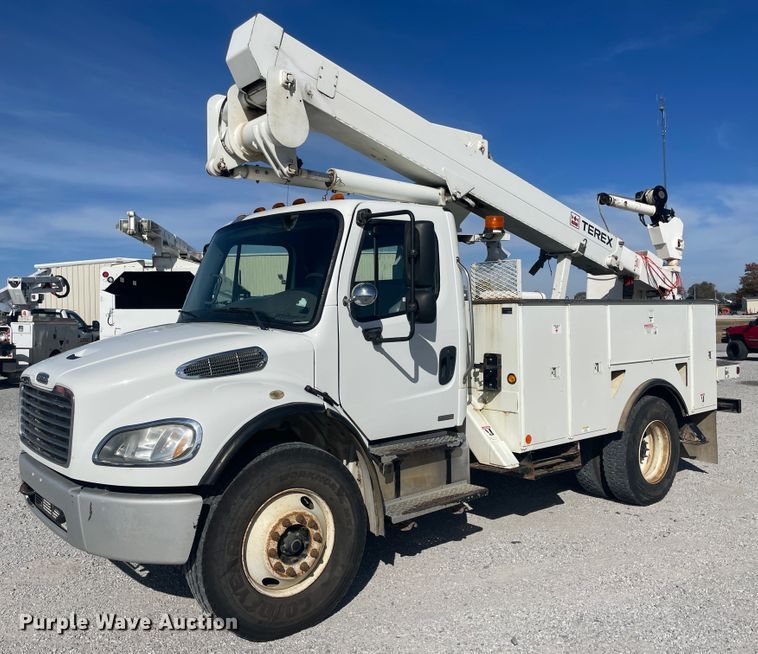 image for item ID9573 2010 Freightliner M2 106  bucket truck