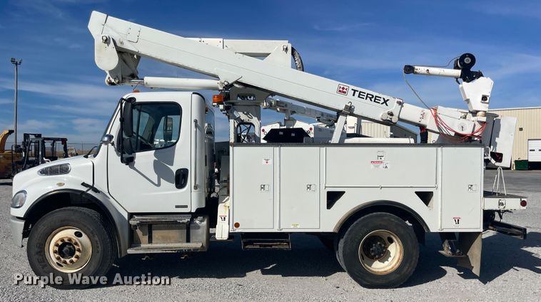 image for item ID9573 2010 Freightliner M2 106  bucket truck