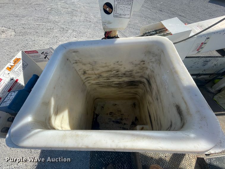 image for item ID9573 2010 Freightliner M2 106  bucket truck