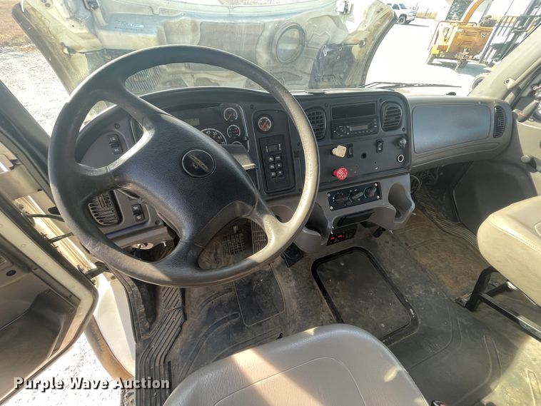 image for item ID9573 2010 Freightliner M2 106  bucket truck