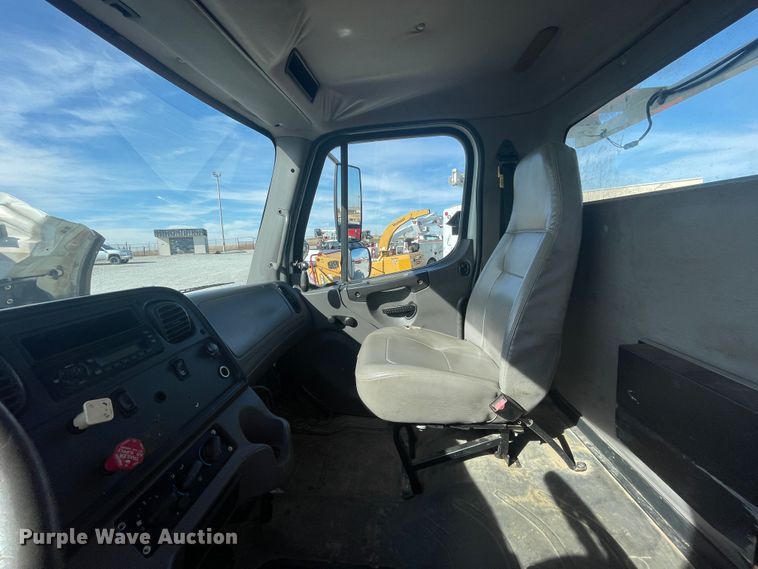 image for item ID9573 2010 Freightliner M2 106  bucket truck