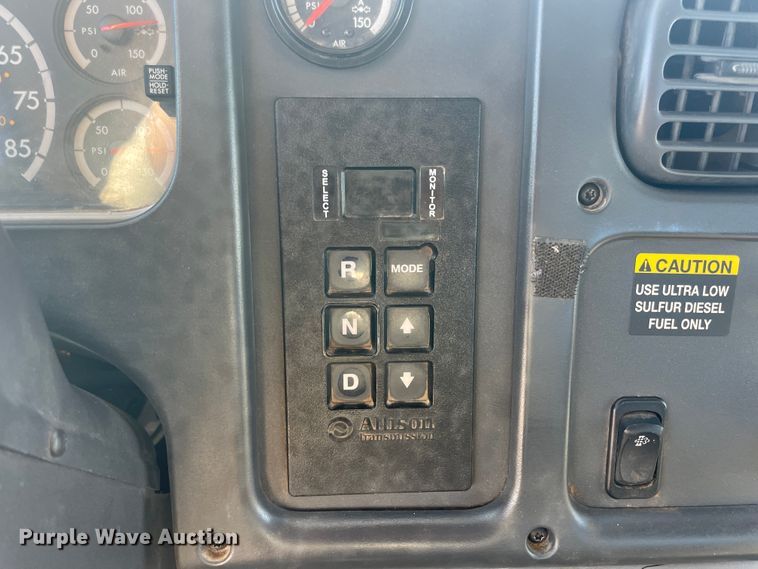 image for item ID9573 2010 Freightliner M2 106  bucket truck