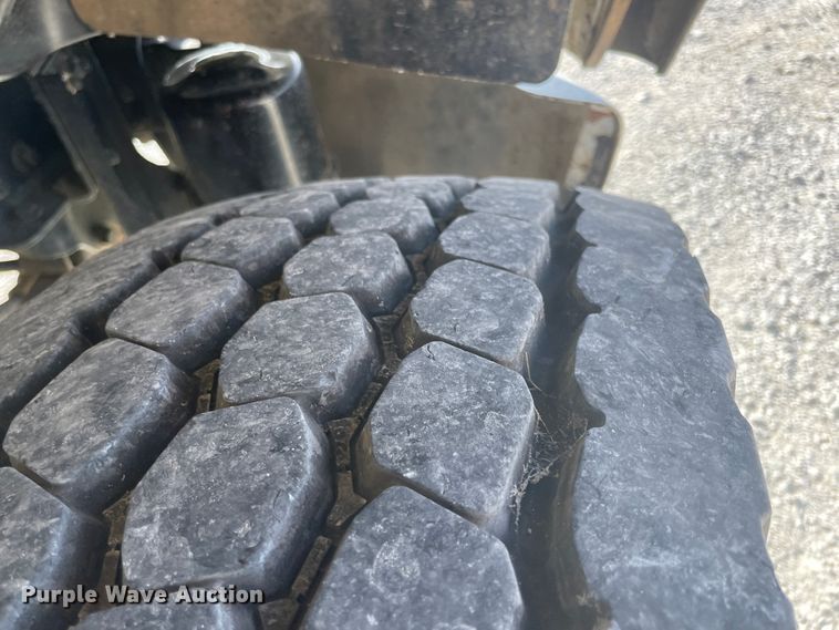 image for item ID9573 2010 Freightliner M2 106  bucket truck