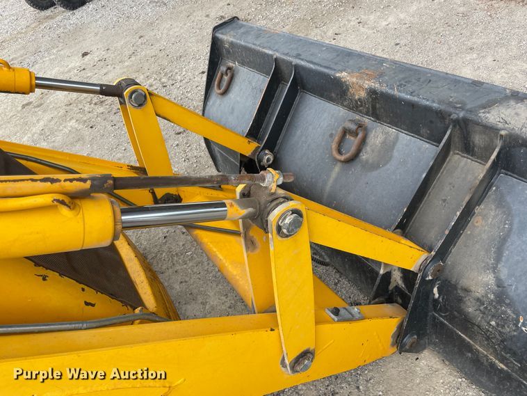 image for item ID9582 2004 JCB 214  backhoe