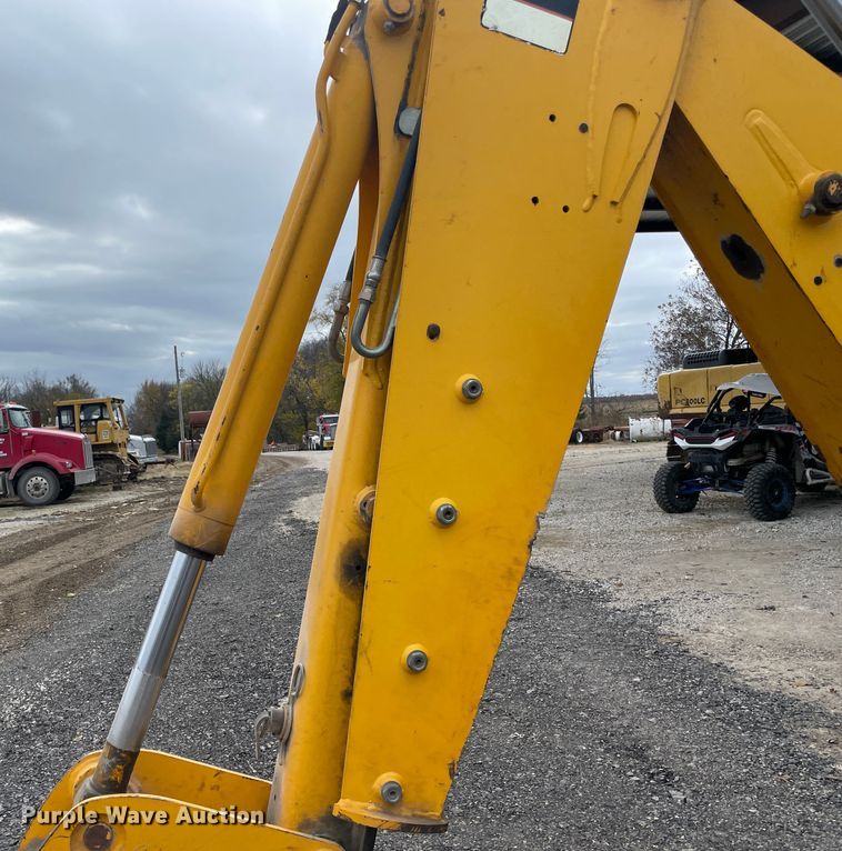 image for item ID9582 2004 JCB 214  backhoe