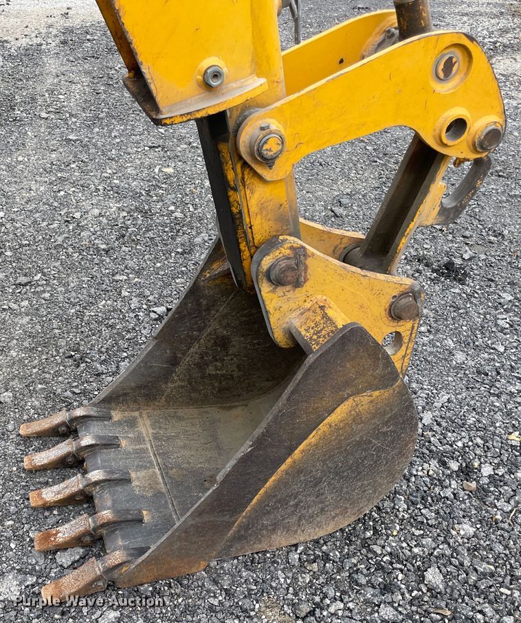 image for item ID9582 2004 JCB 214  backhoe