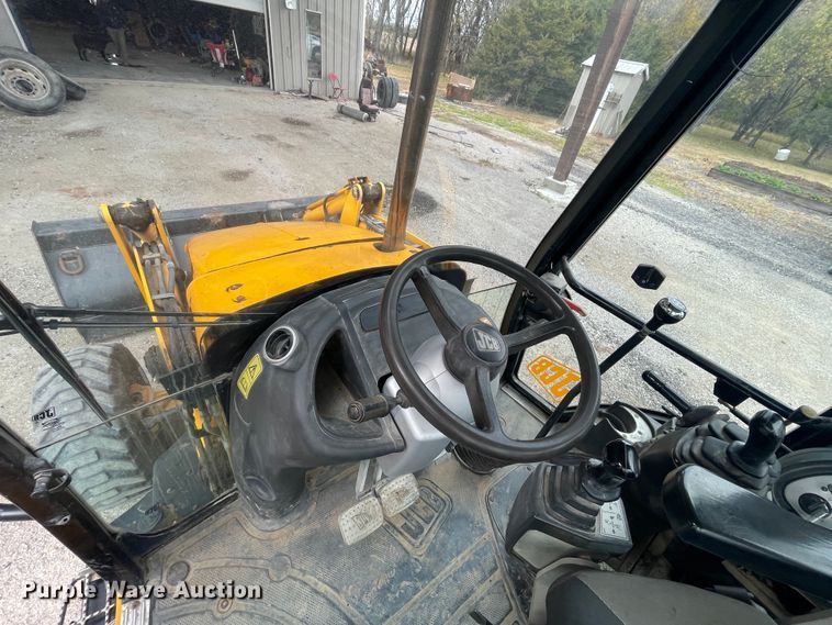 image for item ID9582 2004 JCB 214  backhoe