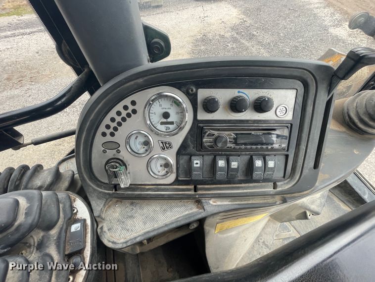 image for item ID9582 2004 JCB 214  backhoe