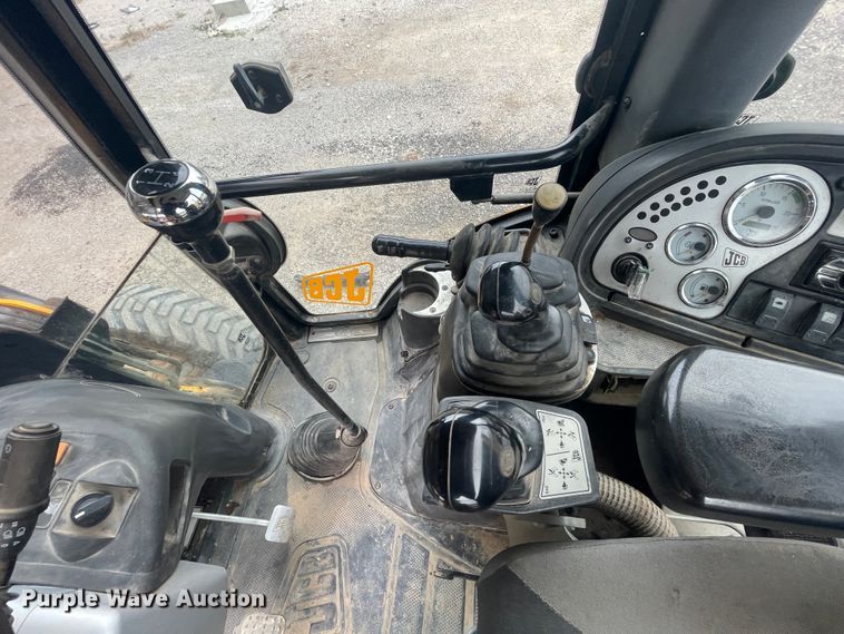 image for item ID9582 2004 JCB 214  backhoe