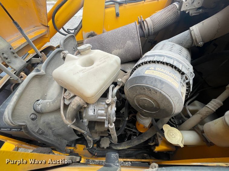 image for item ID9582 2004 JCB 214  backhoe