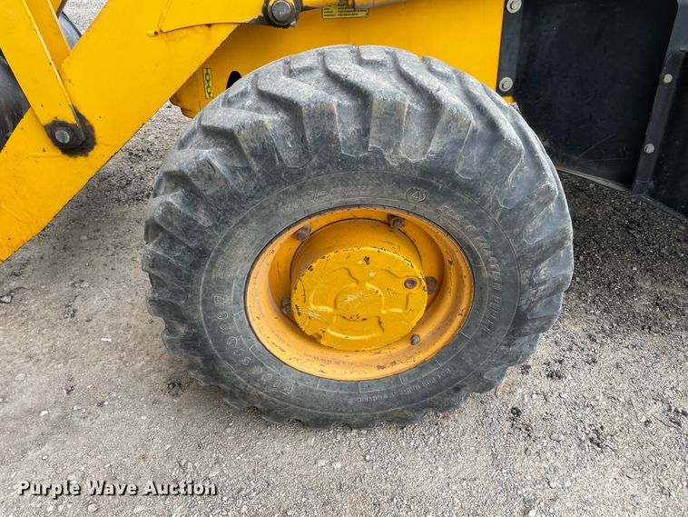 image for item ID9582 2004 JCB 214  backhoe