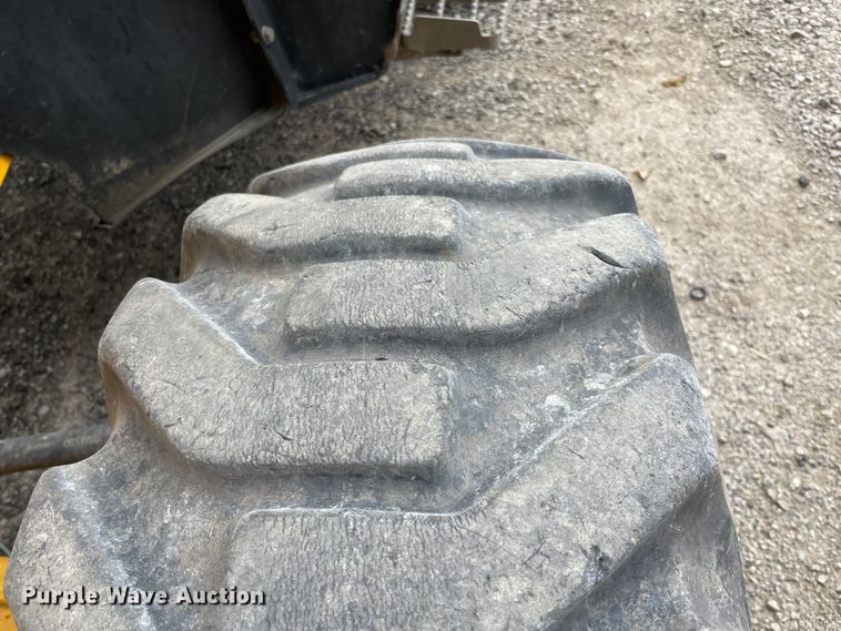 image for item ID9582 2004 JCB 214  backhoe