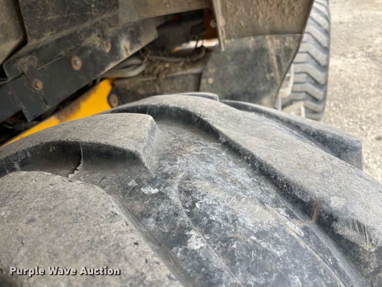 image for item ID9582 2004 JCB 214  backhoe