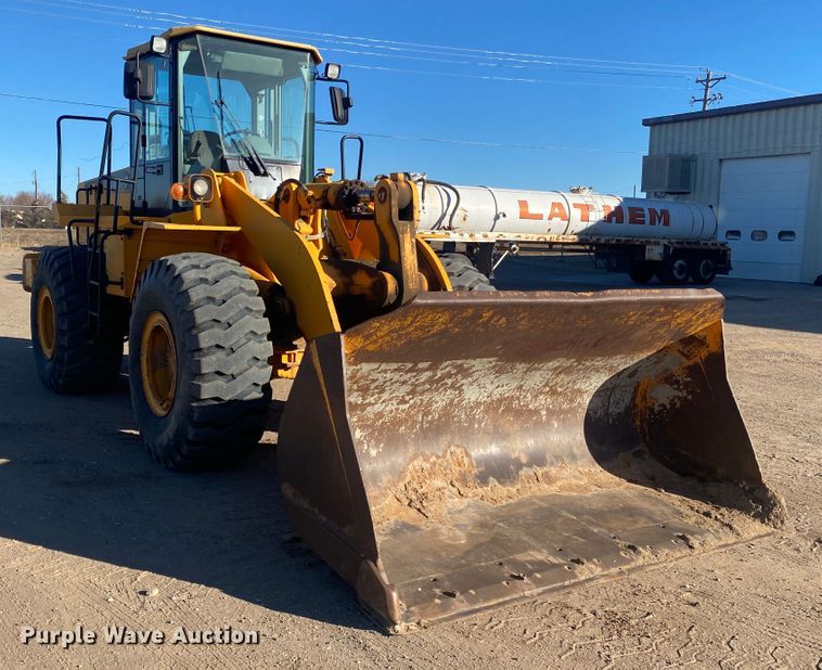 image for item IG9250 2004 Hyundai HL760-7  wheel loader