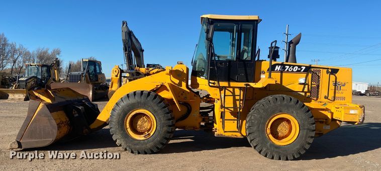 image for item IG9250 2004 Hyundai HL760-7  wheel loader