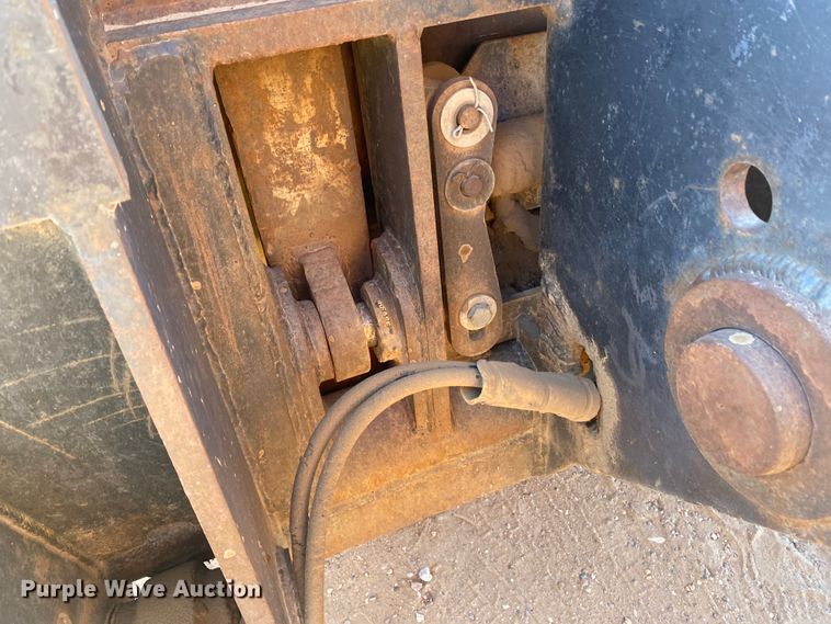 image for item IG9250 2004 Hyundai HL760-7  wheel loader