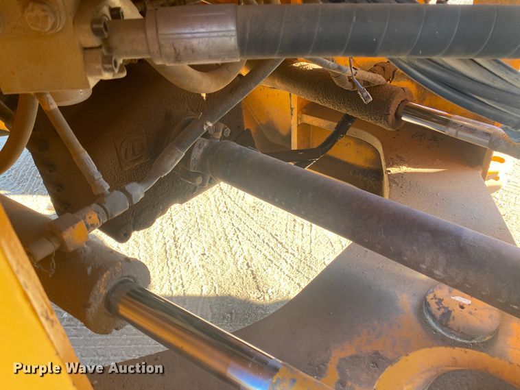 image for item IG9250 2004 Hyundai HL760-7  wheel loader