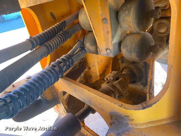 image for item IG9250 2004 Hyundai HL760-7  wheel loader