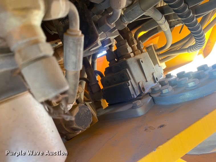 image for item IG9250 2004 Hyundai HL760-7  wheel loader